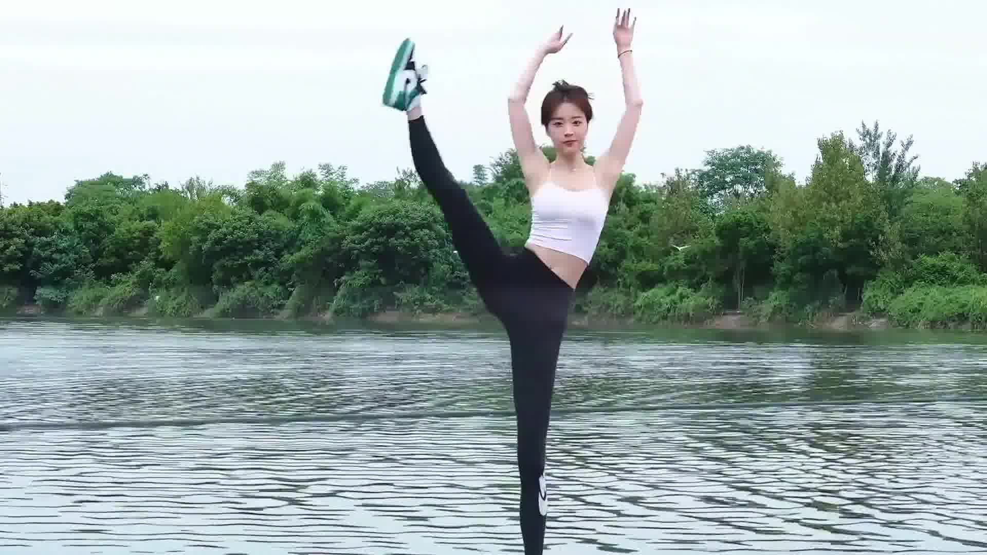 过情关 谁敢闯 望明月