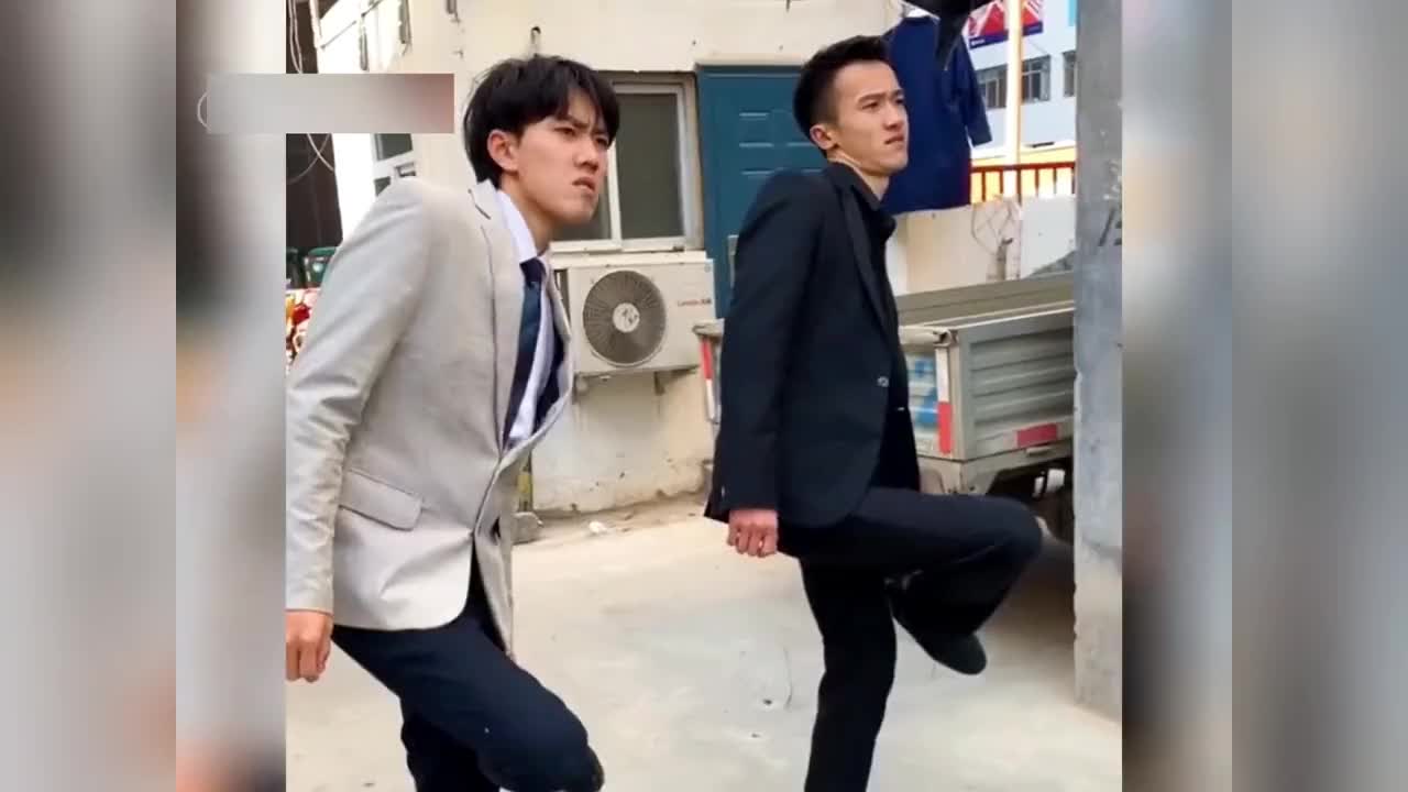 203. 盘点那些意想不到的反转瞬间：大爷运气爆棚拿起金砖，老板懵了