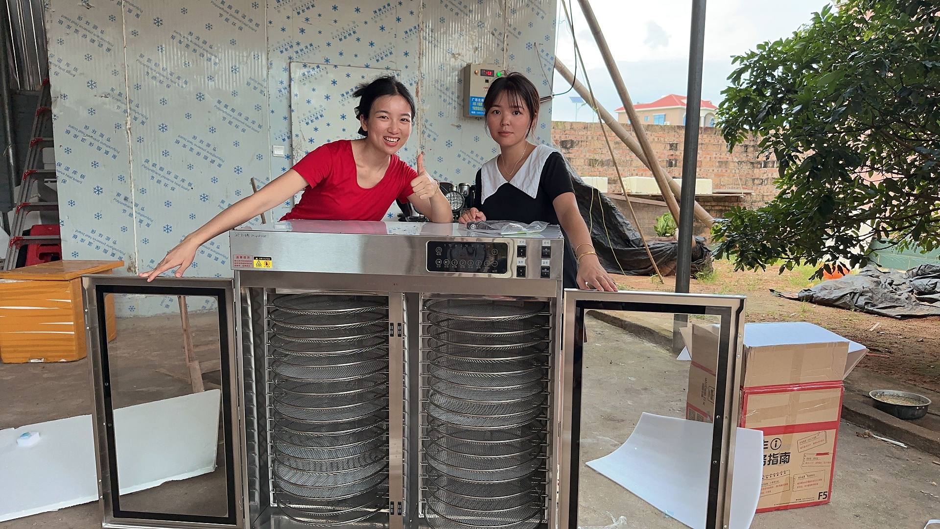 姑嫂两人合伙创业，机器到位大干一番，一家人做生意真好