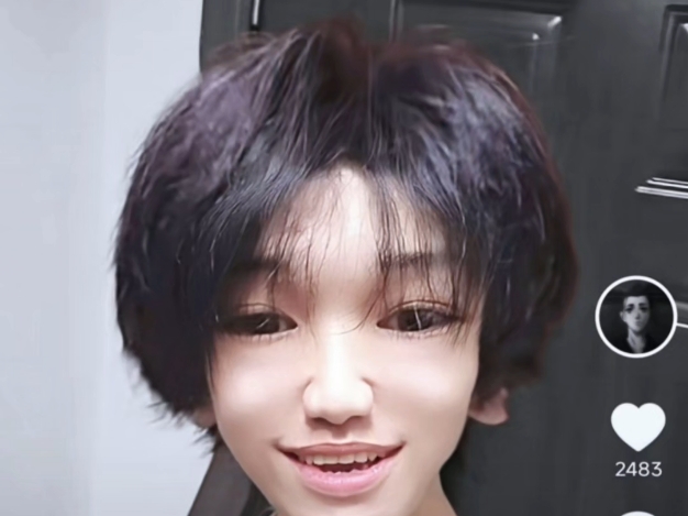 谁！究竟是谁把荣老师P成冲儿了