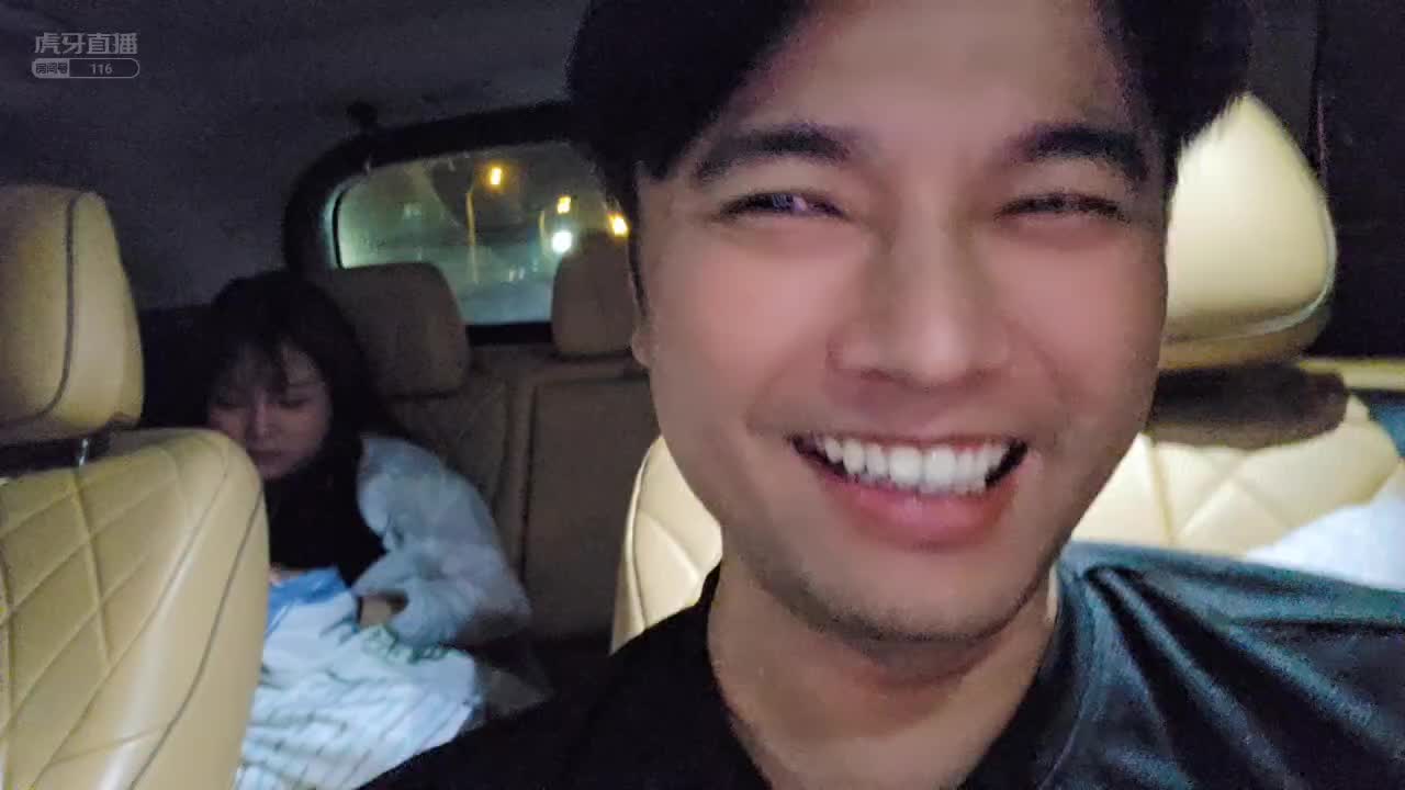 【集梦会长】那些年我在大学城扭头看美女看到脖子痛