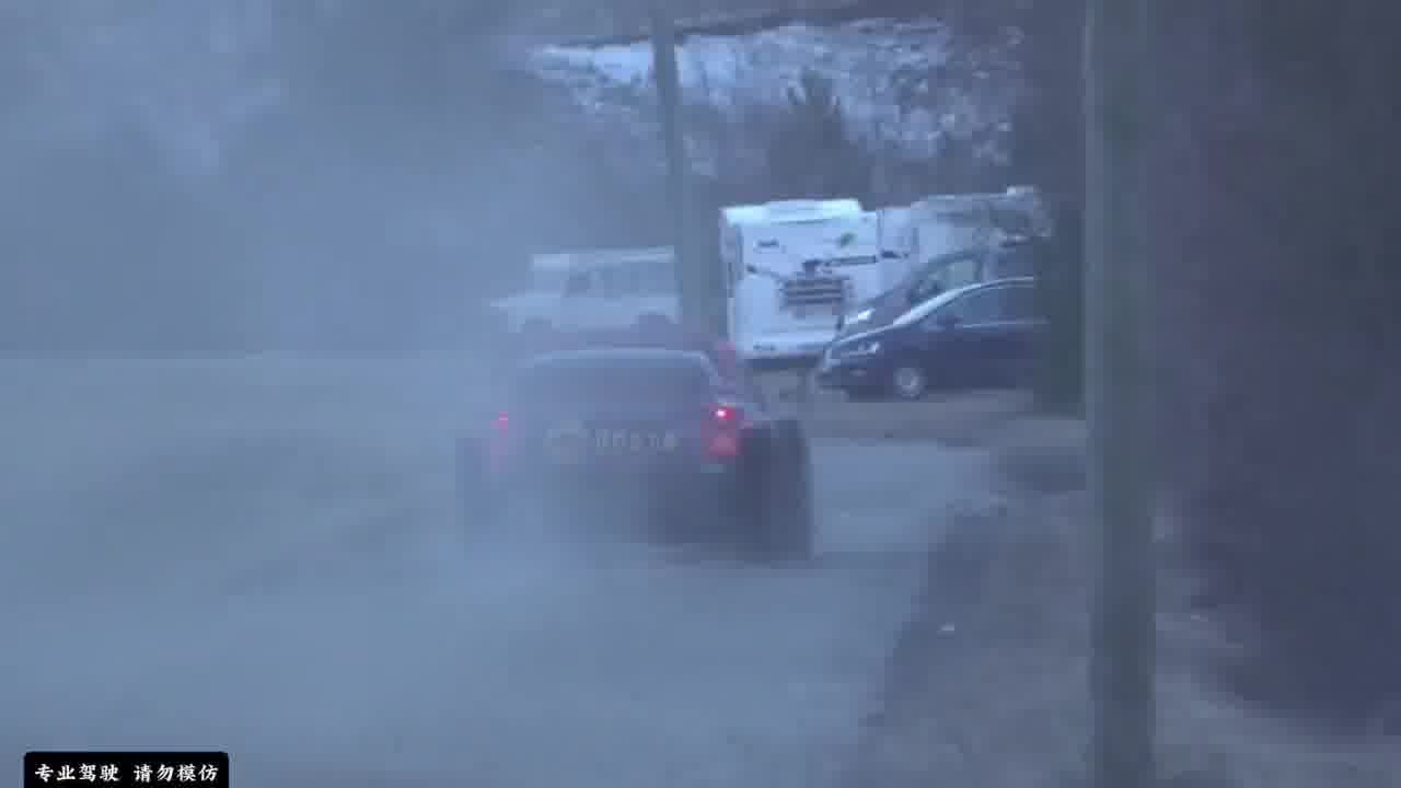 在多元化的天然赛道上贴地飞行。这才是拉力赛的魅力