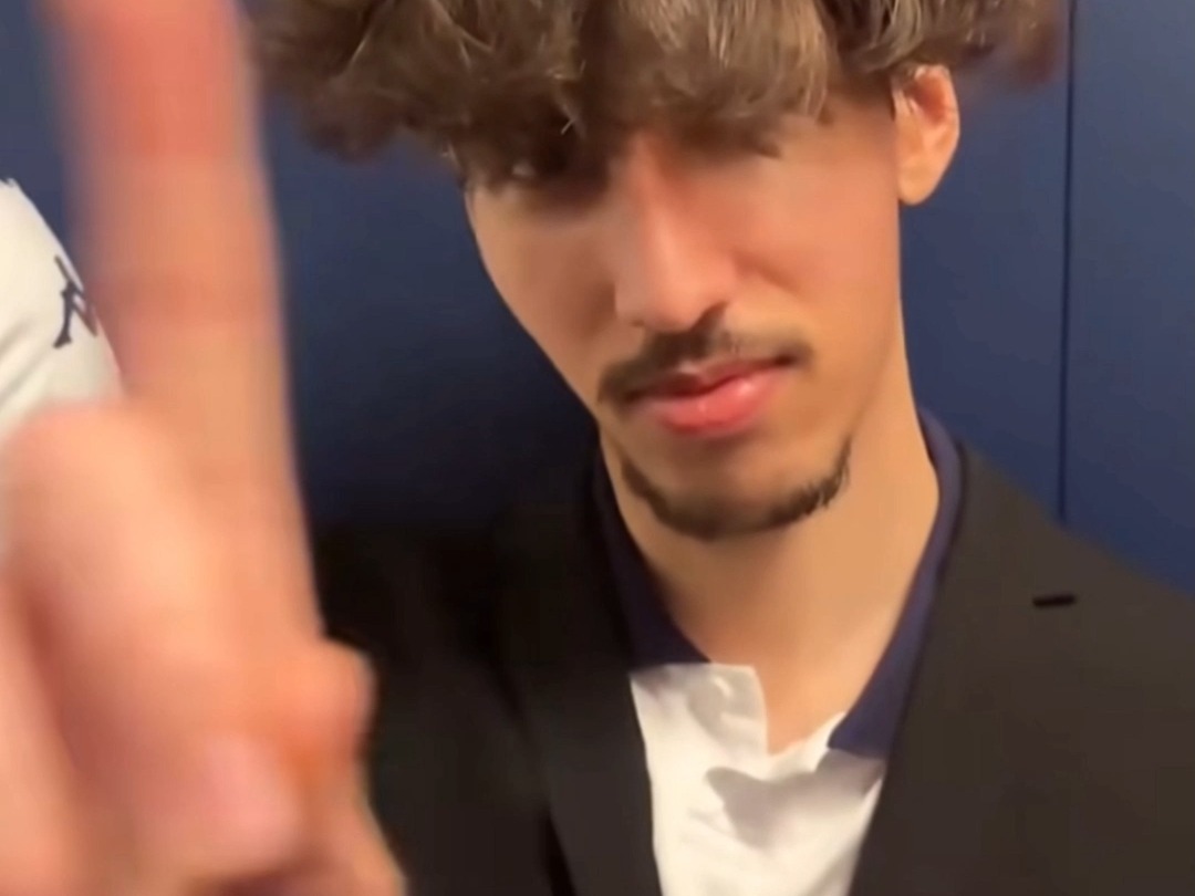 神王模仿衡神跳晚安大小姐，掀起一股整活潮流！