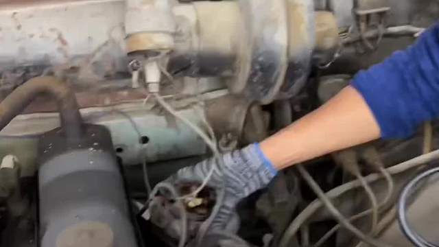 影视城老爷车修复，不知道以后哪个明星开上它