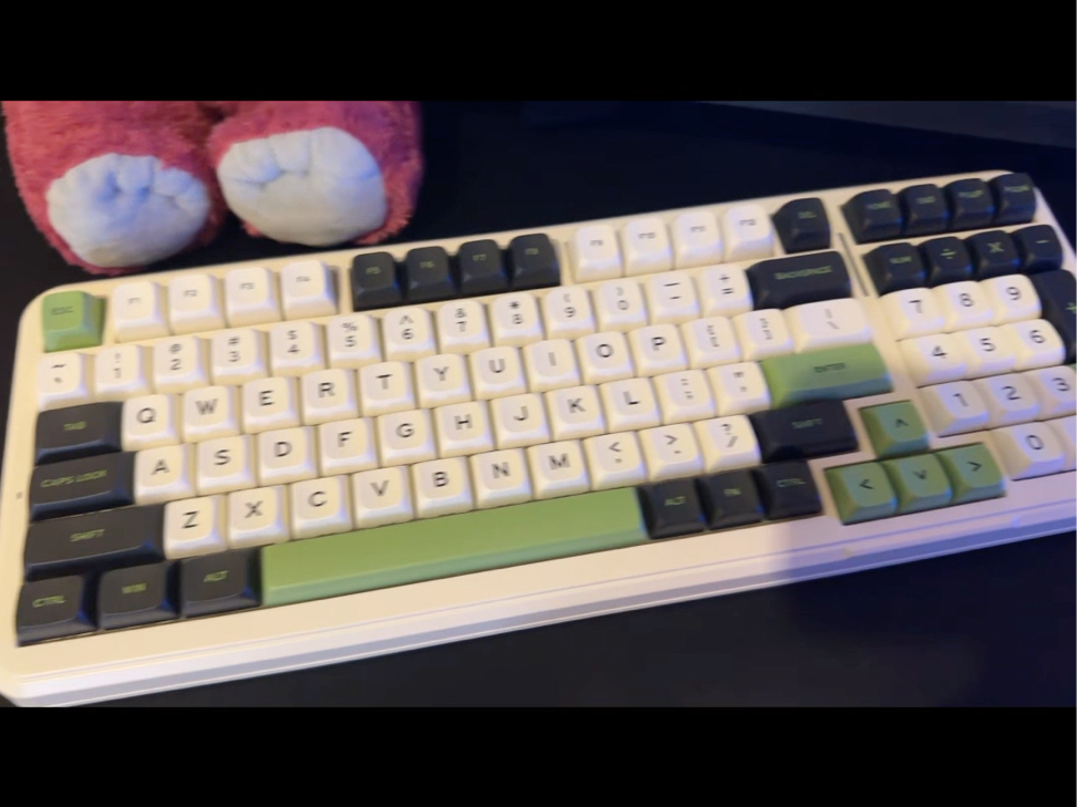 探索键盘的新境界，迈从K99，让每一次敲击都成为享受。