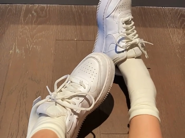 鞋好像有点搁脚#白袜子yyds #鞋狗的日常 #鞋控