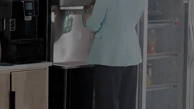 只会撒娇的女人，是不是到哪儿都行得通？