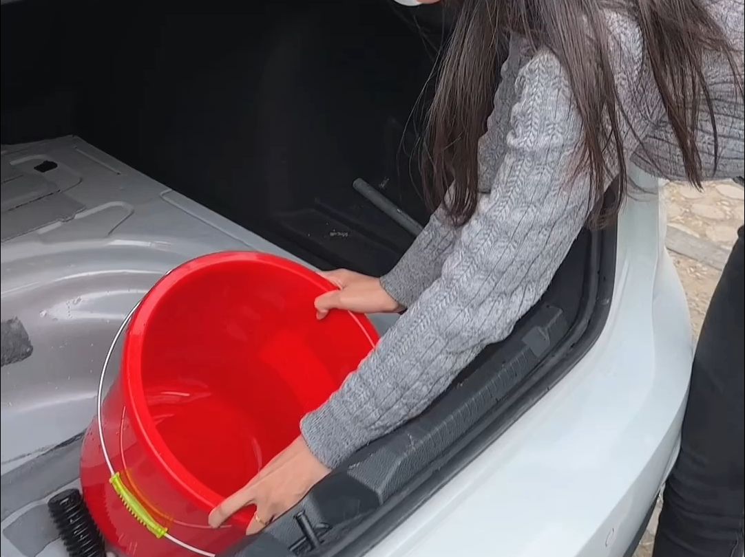 后备箱进水怎么办？教你一招轻松解决！