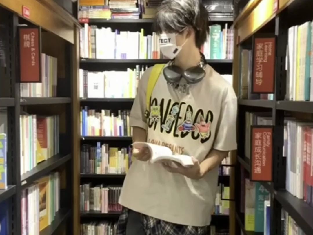 一个穿搭小技巧，看起来至少显高10厘米