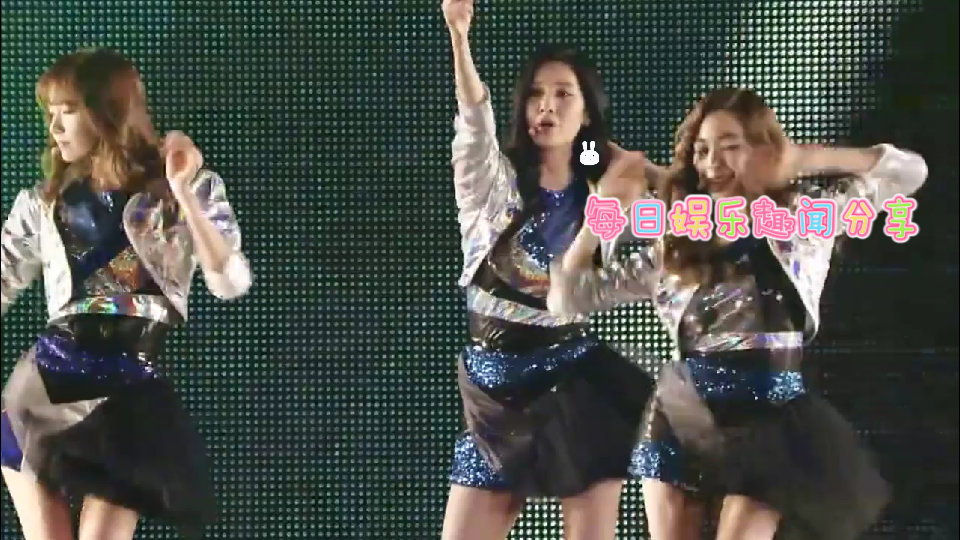 每日娱乐趣闻分享第3周宝子到菲律宾了 海外粉丝饭拍每一个视频有水印 宝子顺顺利利平平安安回来，特种兵