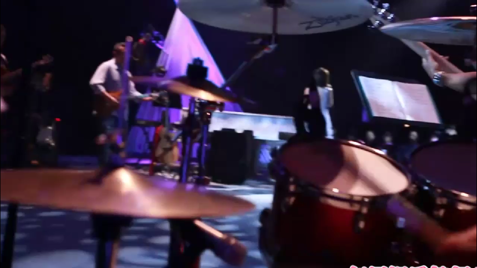 每日娱乐趣闻分享第3周宝子到菲律宾了 海外粉丝饭拍每一个视频有水印 宝子顺顺利利平平安安回来，特种兵