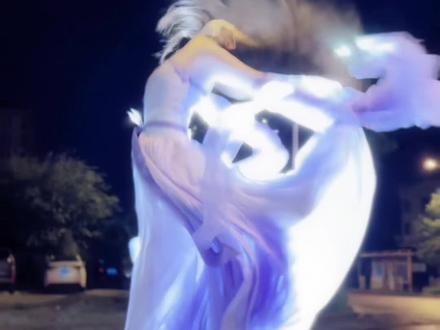 思念一个人久了 是会重逢的#氛围感 #舞蹈 #歌曲余声#来自未来的余声#思念吹成灰