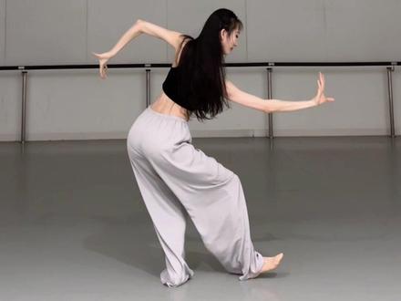 葫芦丝一响便回到了竹林深处 翻一下阿杜老师