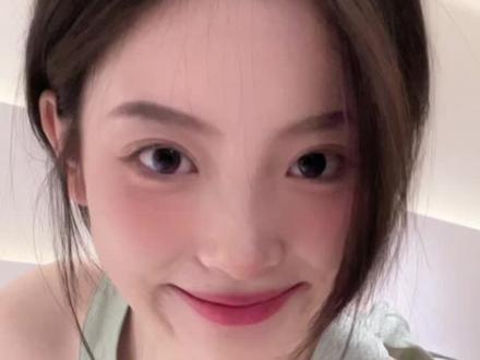 不错 手势舞进步了 #看镜头 #手势舞 #变身甜妹抓住你的心 #治愈系笑容 #笑起来很甜