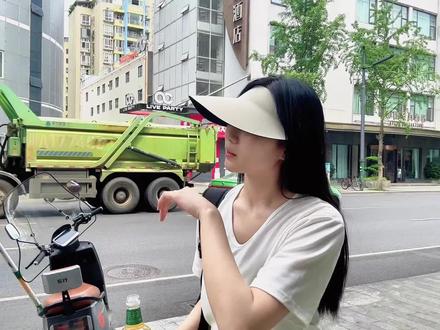 半盏春茶对月开 清风一缕春茶来#古风 #汉服 #国风合伙人 #国风舞蹈 #茶粹中国茶怎么这么美