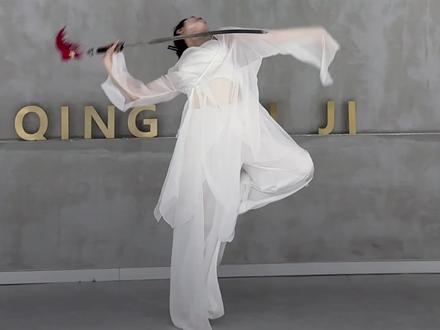 红鬃烈马十三场,梅花庵下雨疏窗 #古典舞 #原创 #剑舞 #国风舞蹈 #最美中国戏