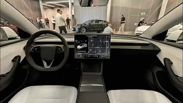 说是平平无奇的改款，不知道会不会被骂