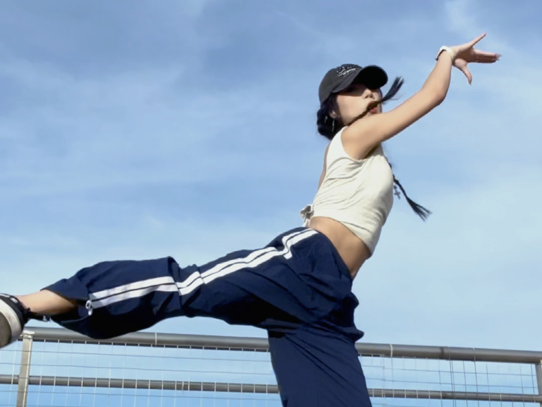 加了一点自己编舞的Rockstar全曲翻跳 每一段都好爽！！！