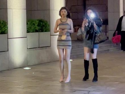 来上海观看F1赛事的18岁顶级名媛，身材真的太曼妙了，她脚上踩的细高跟都5位数起步，太有实力了。#路