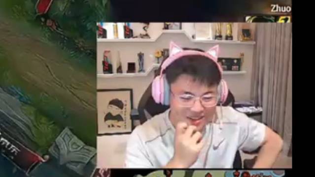 Uzi:像我theshy这种风格的， 上去一看数据零杠五零杠六 ，那喷的不就是你！水银鞋➕萃取， 小