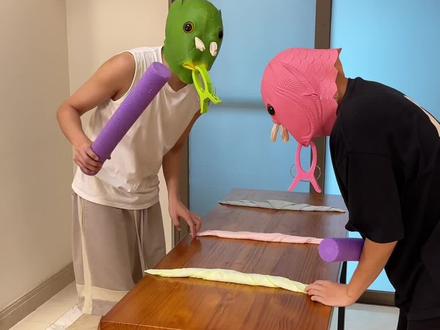 快叫你朋友来看你去挑战升级版#哈哈哈哈哈哈我要笑死了 #男人之间的快乐 #搞笑 #整活 #管不饿