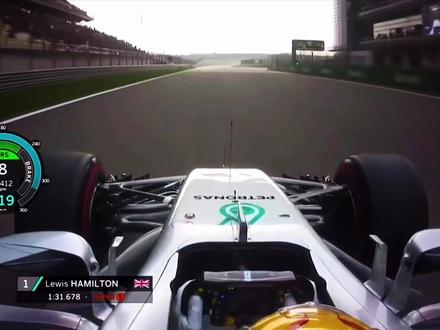 2017年汉密尔顿驾驶w08在上海的飞驰圈！#f1 #赛车 #汉密尔顿 #f1中国大奖赛 #奔驰