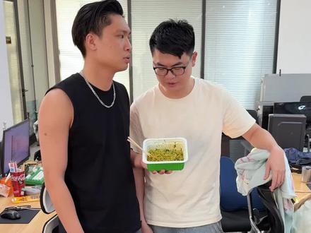 #白象 真的太会了！浓郁的肉香加上香菜的清香，吃起来超过瘾#香菜拌面 #速食美食