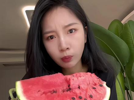 一天只吃500大卡的西瓜体重有什么变化#日常vlog #一天吃什么 #西瓜