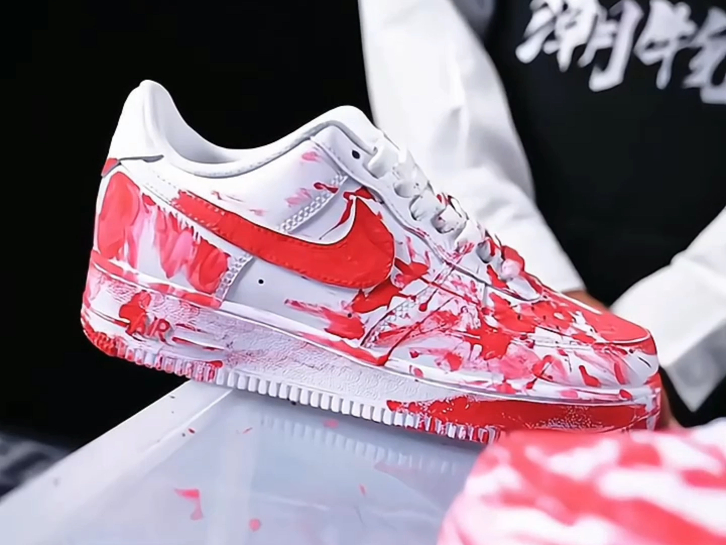 K哥空军纯白都穿腻了能推荐新款空军？（案发现场）大货已出喜欢同款可以看我主页