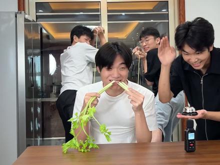 嘘…小声点 #分贝仪挑战 #搞笑 #大学生 #宿舍