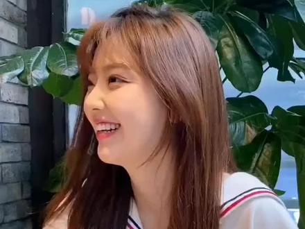 #模特美女 #笑容最治愈的女孩 #车模 #邻家女孩 #街拍美女