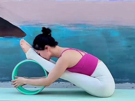 瑜伽轮辅助练习方法#瑜伽轮 #瑜伽轮体式