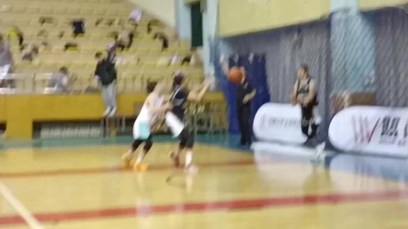 女篮比赛的一些精彩瞬间，还有好多没有剪辑出来#康师傅中国初中篮球联赛 #打篮球的女生 #上场就要全力