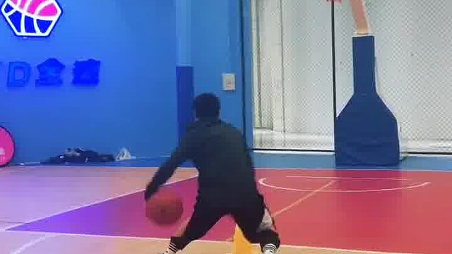 多看 多想 多练 双击关注评论你的篮球问题？ #篮球 #国民篮球