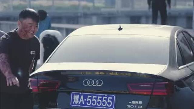 穿进末世后，我与仇人同居了第1集