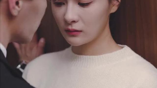 穿进末世后，我与仇人同居了第10集