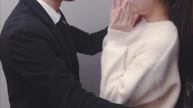 穿进末世后，我与仇人同居了第12集