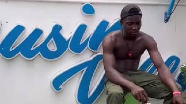 #农村生活欢乐多 #看一遍笑一遍 #老外真会玩 #每日一笑