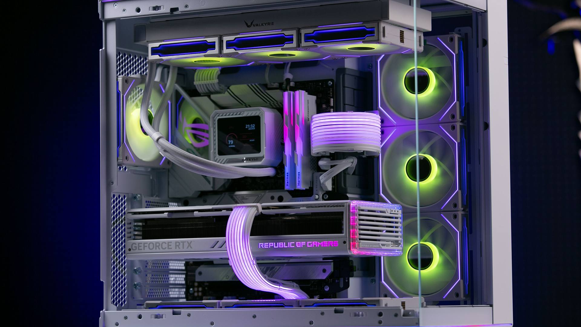 沉浸式装机：ROG纯白海景房电脑联力包豪斯EVO