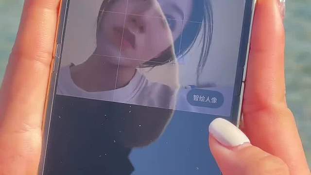 听说中东深海大断崖巨物横行，帅小伙带女友火速前往。。