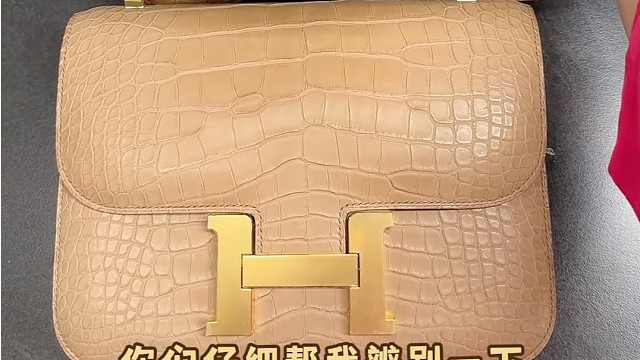 来拆爱马仕奶茶色鳄鱼皮啦！