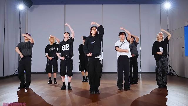 『4K镜面扒舞』Stray Kids最新回归曲Chk Chk Boom镜面放大练习室 放大+加亮+替