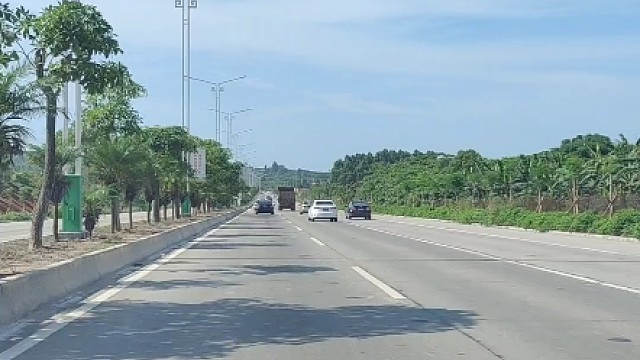 我宣布 以后再也不买法拉利了  这拉黑条件太多了  #法拉利 #卡戴珊 #拳王 #贾斯汀比伯