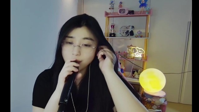 新世代音乐人计划原创季:唱出内心的孤独感第七周-1