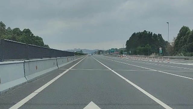 高速隧道为什么都是弯的 #每天一个用车知识 #高速隧道 #道路千万条安全第一条 #交通安全知识点 #