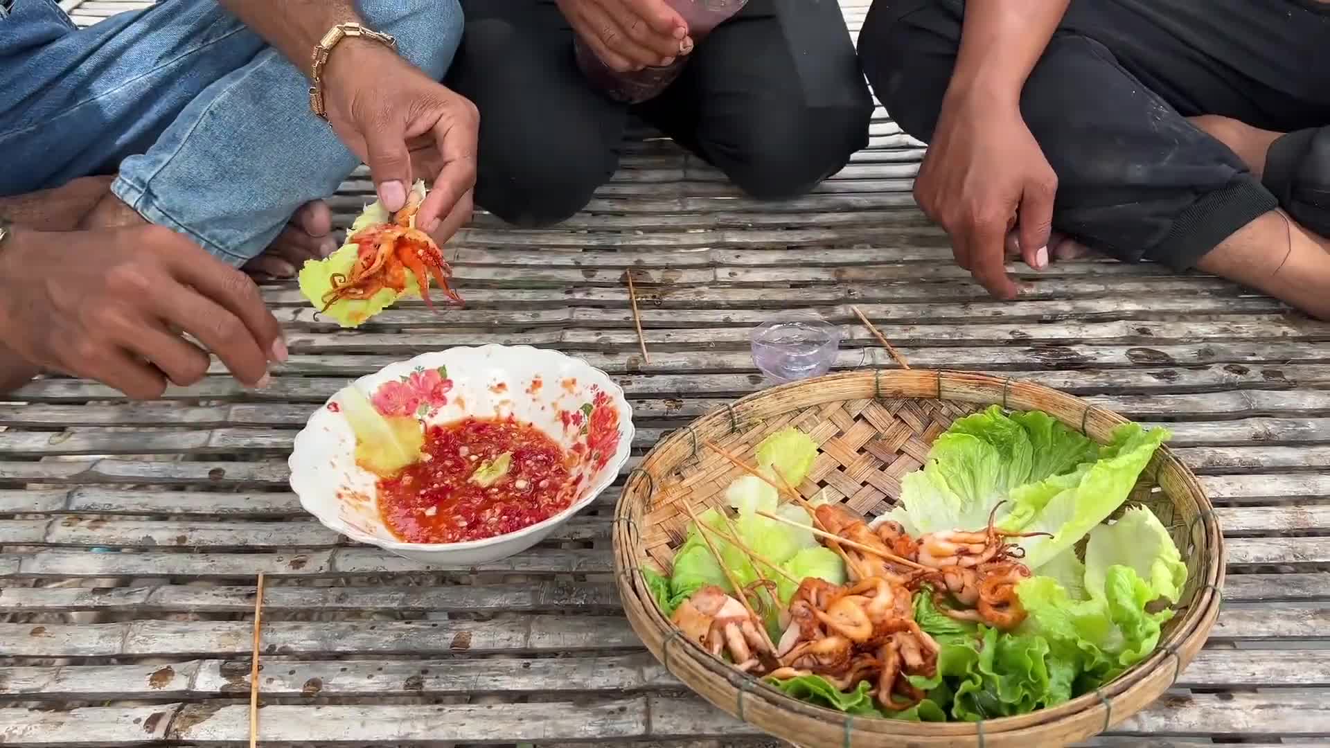 来来来来吃饭了 #农村生活 #我的乡村生活 #原始美味 #农村柴火灶 #农村美食