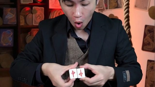 揭秘红中变发财的魔术，其实就是障眼法