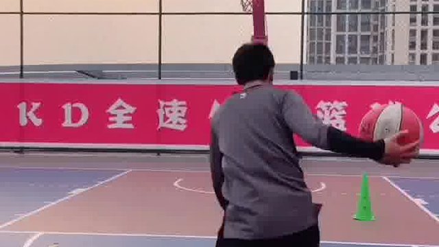 艾特你们最喜欢的篮球网红我想看看