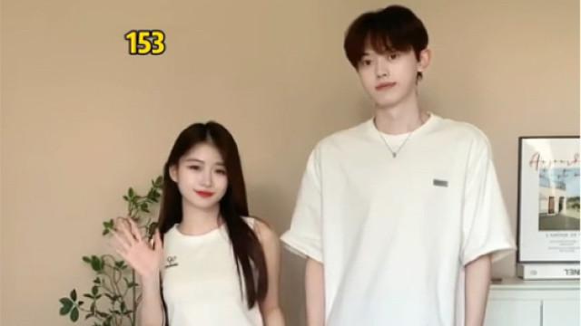 姐妹们，帮看看我男朋友眼光怎么样？