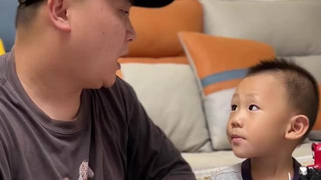 这孩子 怎么每一句都戳心窝呢。。#搞笑父子